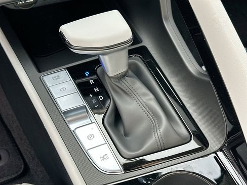 New 2025 Hyundai Elantra Limited image 31