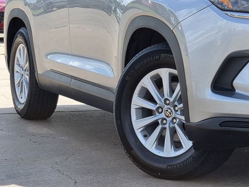 Used 2025 Toyota Grand Highlander FWD image 12