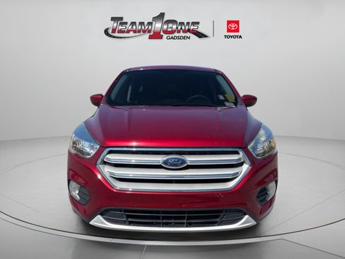 Used 2019 Ford Escape SE FWD image 2