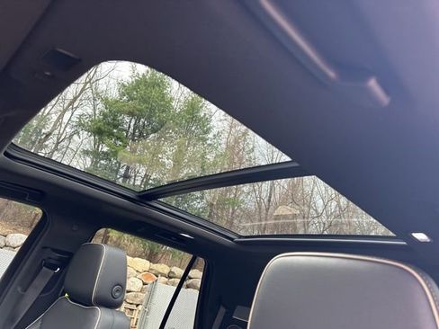 Used 2023 Chevrolet Tahoe Premier w/ Premium Package image 21