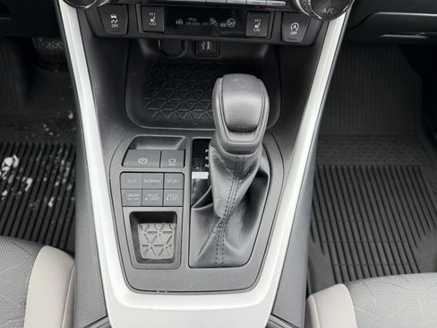 Used 2023 Toyota RAV4 XLE image 21