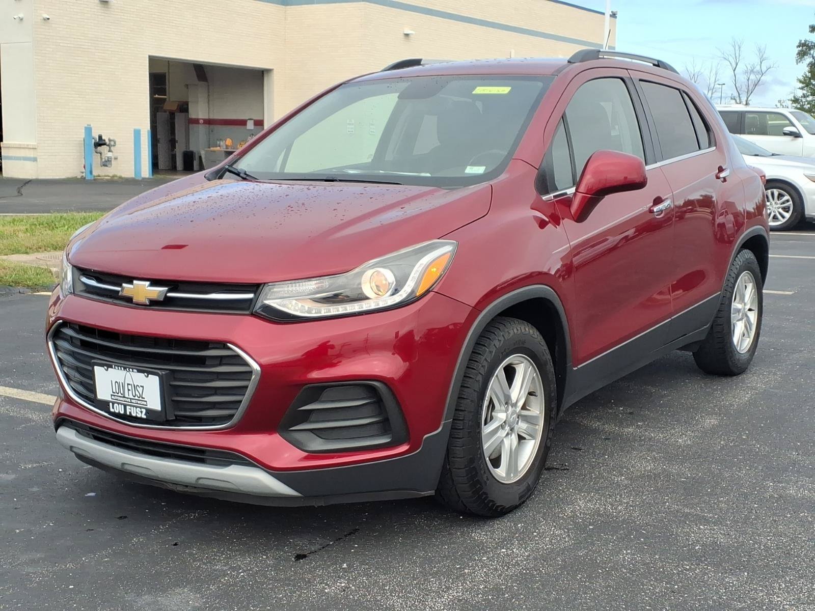 Used 2019 Chevrolet Trax LT w/ LT Convenience Package FWD image 2