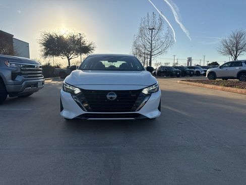 Certified 2025 Nissan Sentra SR w/ SR Premium Package image 7