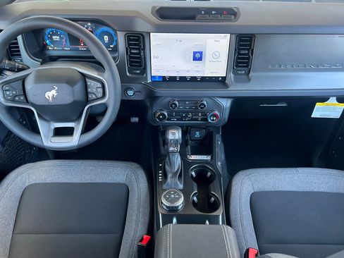 New 2025 Ford Bronco Base image 12