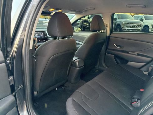 Used 2023 Hyundai Elantra SEL image 14