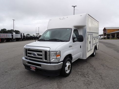 Used 2023 Ford E-350 and Econoline 350 Super Duty w/ Power Windows & Locks Group RWD image 58