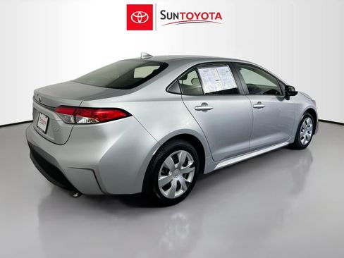 Used 2023 Toyota Corolla LE FWD image 4