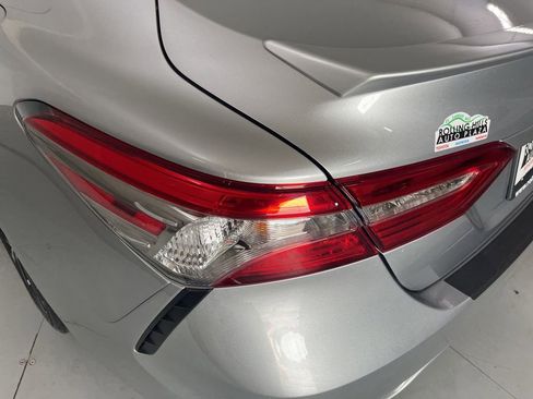 Used 2019 Toyota Camry SE w/ Carpet Mat Package FWD image 41