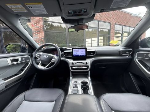 Used 2023 Ford Explorer XLT w/ Equipment Group 202A AWD/4WD image 22