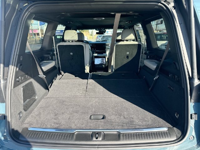 Used 2026 Jeep Grand Wagoneer Summit w/ Rear Seat Video Group I AWD/4WD image 27