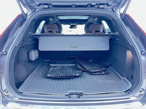 Used 2023 Volvo XC60 B5 Plus w/ Climate Package image 25