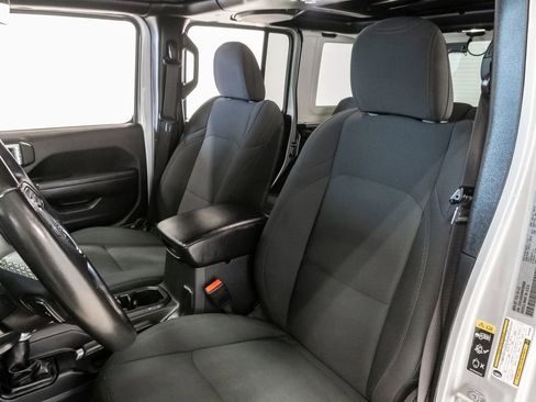 Used 2022 Jeep Wrangler Unlimited Sport image 10