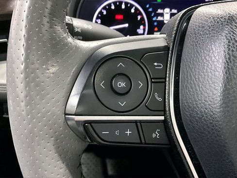 Used 2020 Toyota Avalon Limited image 11