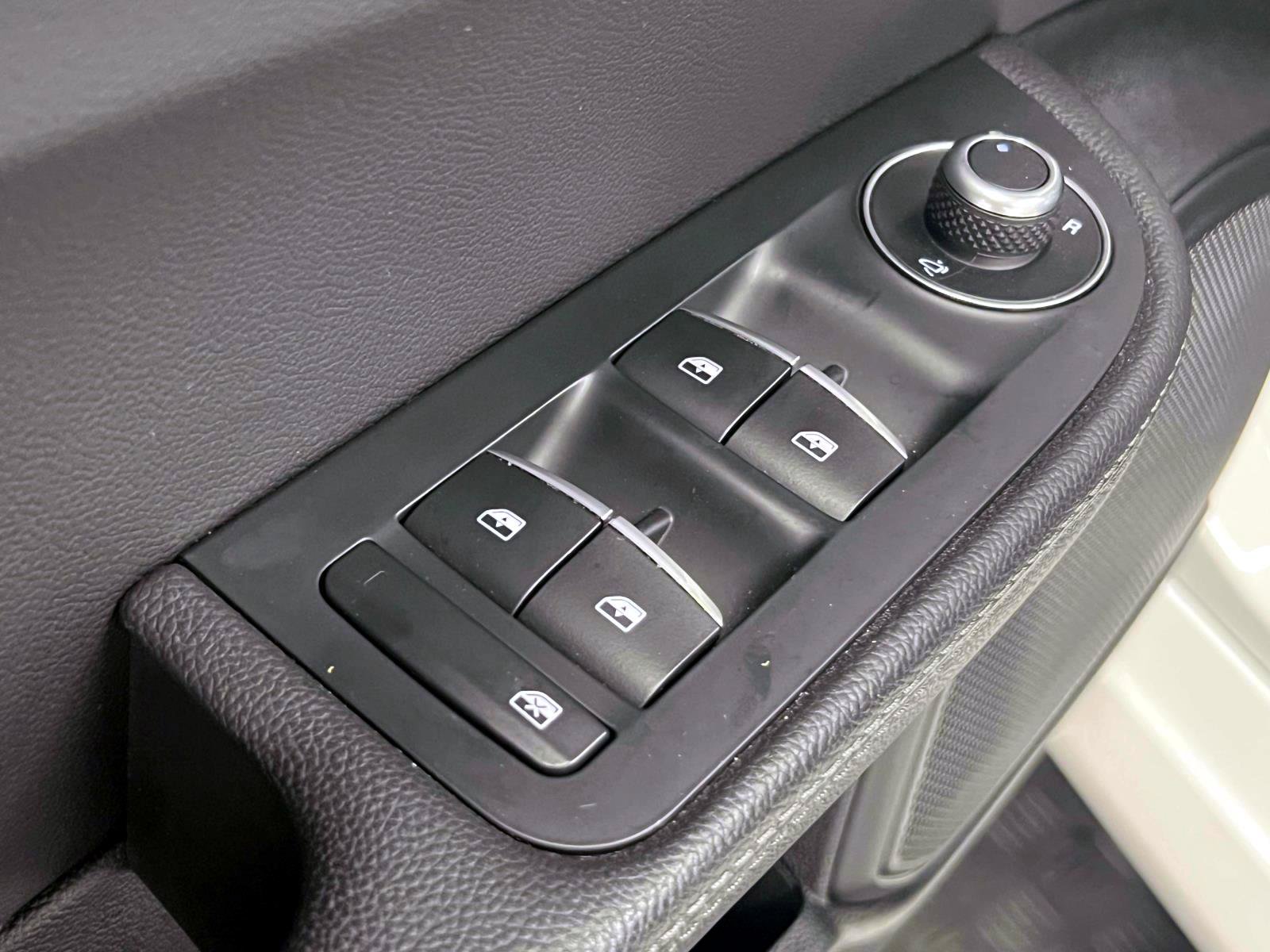 Used 2024 Alfa Romeo Giulia Ti AWD/4WD image 18