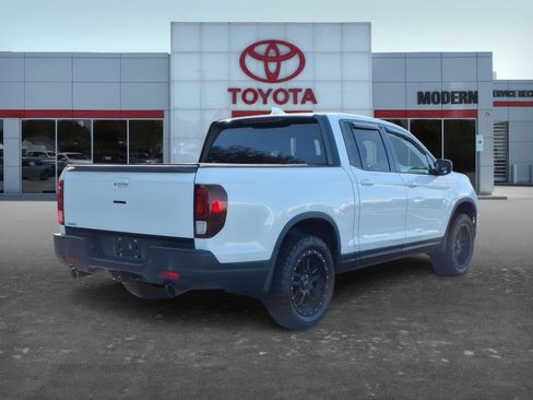 Used 2021 Honda Ridgeline Sport image 6