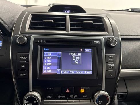 Used 2014 Toyota Camry SE FWD image 33