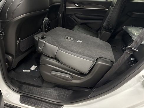 New 2025 Jeep Grand Cherokee L Limited w/ Trailer Tow Package image 8