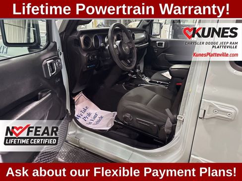 Used 2023 Jeep Wrangler Unlimited w/ Sun & Screen Package image 21