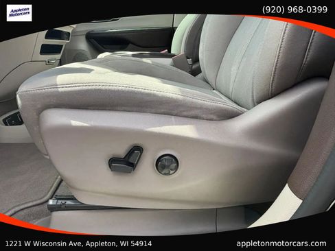 Used 2018 Chrysler Pacifica Touring Plus FWD image 22