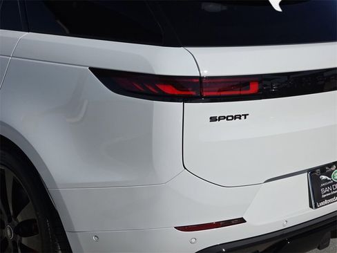 Certified 2025 Land Rover Range Rover Sport Dynamic SE image 36