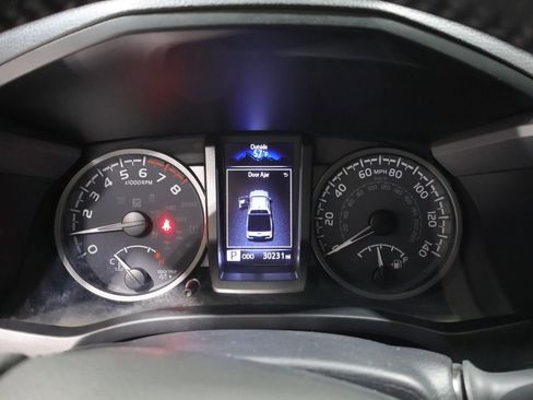 Certified 2023 Toyota Tacoma TRD Off-Road AWD/4WD image 39