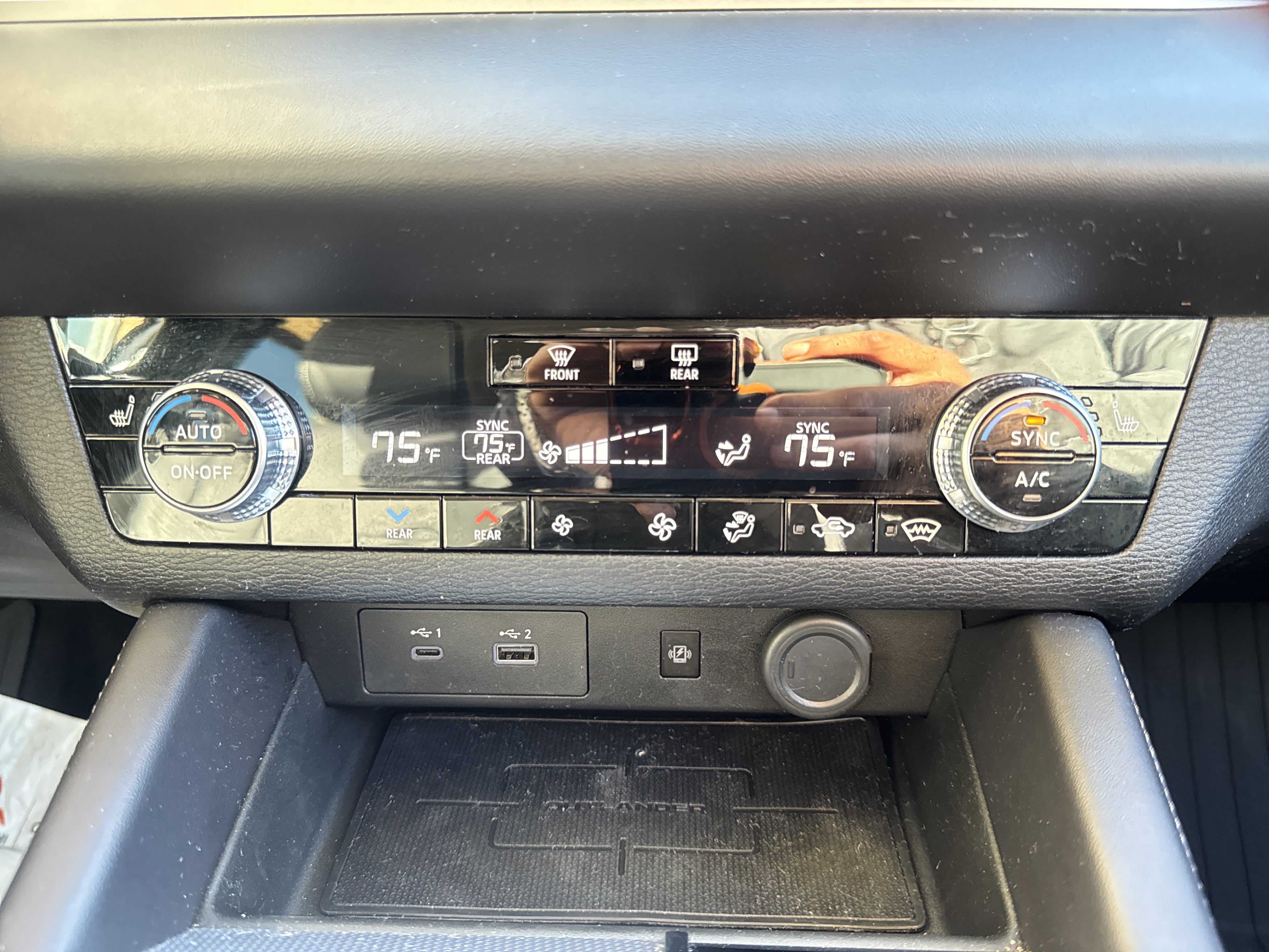 Used 2024 Mitsubishi Outlander SEL AWD/4WD image 17