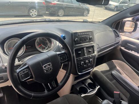 Used 2015 Dodge Grand Caravan SE image 11