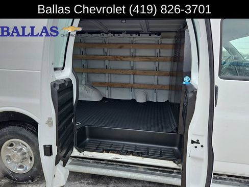 Certified 2024 Chevrolet Express 2500 Work Van w/ Driver Convenience Package image 26
