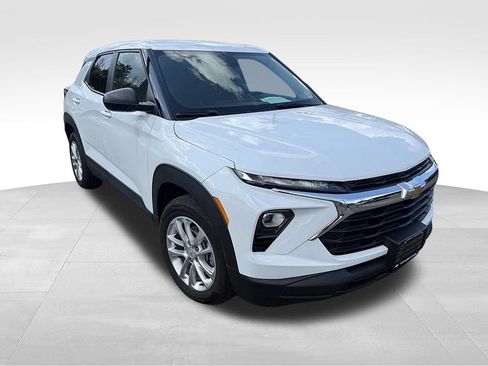 Used 2024 Chevrolet TrailBlazer LS w/ LS Convenience Package FWD image 1