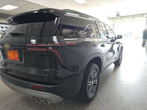 Used 2026 Chevrolet Traverse LT AWD/4WD image 7