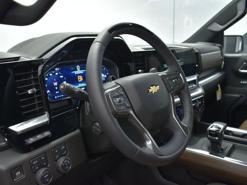 New 2025 Chevrolet Silverado 1500 High Country image 12