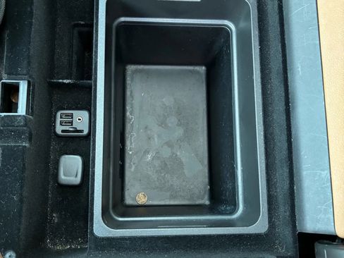 Used 2015 Cadillac Escalade Platinum image 22