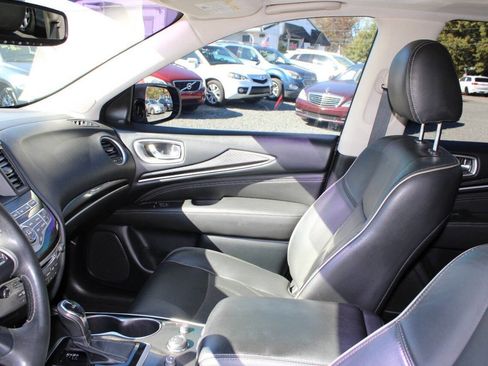 Used 2019 INFINITI QX60 Luxe w/ Essential Package image 14