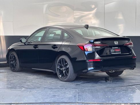 Used 2025 Honda Civic Sport image 5