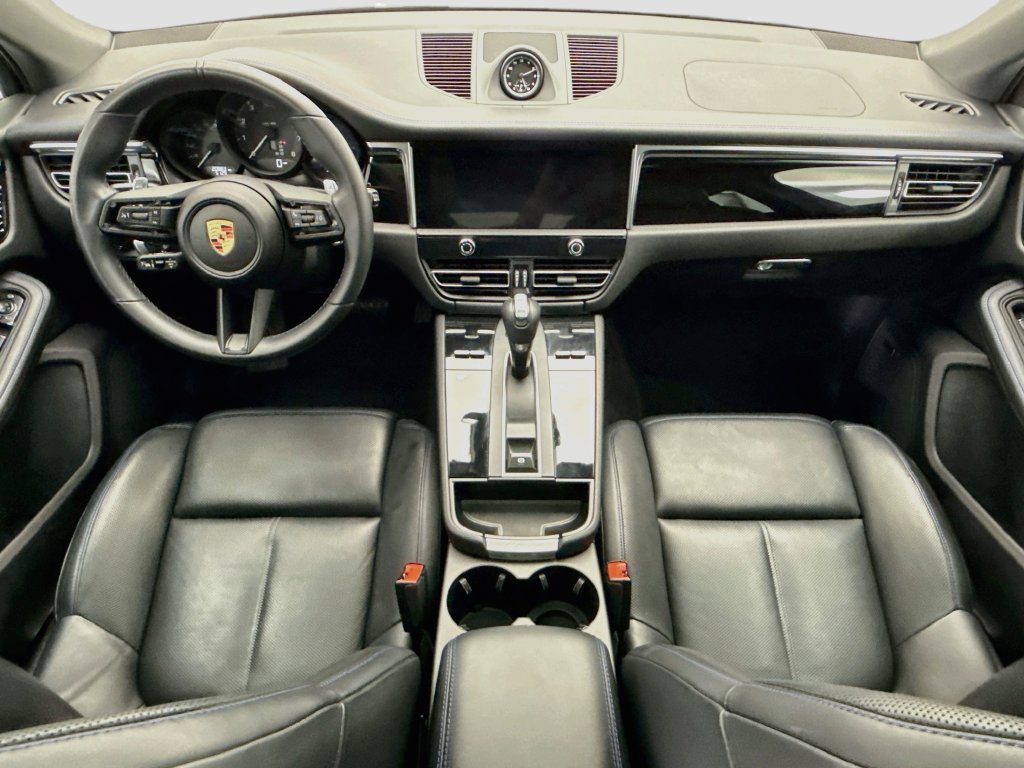 Used 2023 Porsche Macan AWD/4WD image 13