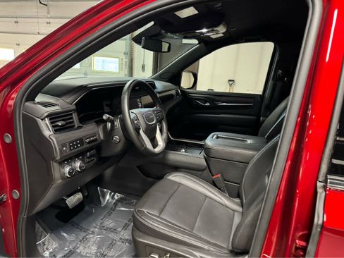 Certified 2024 GMC Yukon XL Denali w/ Max Trailering Package image 15