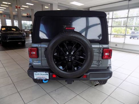 Certified 2022 Jeep Wrangler Unlimited Sahara AWD/4WD image 8