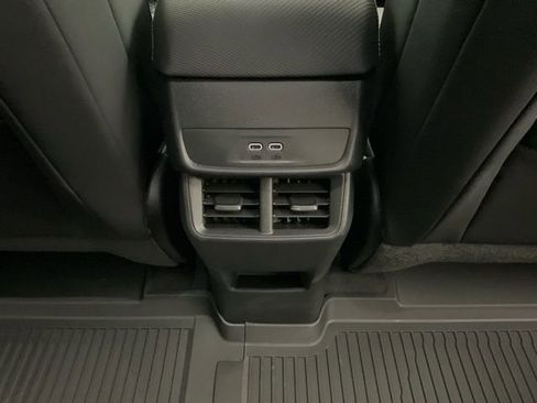 New 2026 Chevrolet Equinox LT w/ Convenience Package II FWD image 28