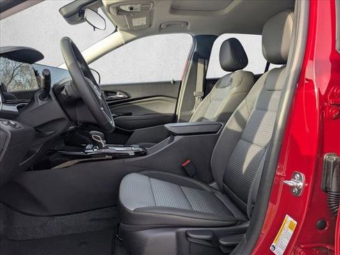 New 2026 Chevrolet Trax LT w/ Sunroof Package image 4