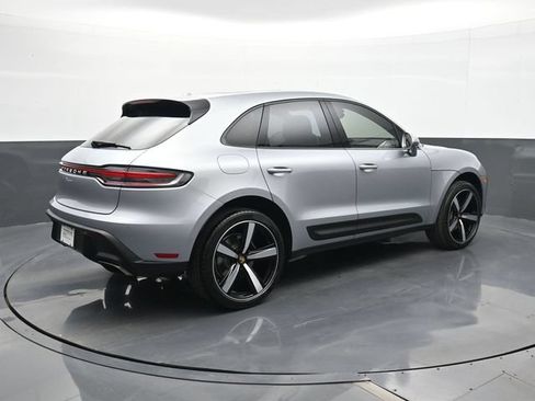 Certified 2025 Porsche Macan AWD/4WD image 23
