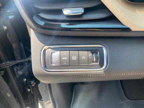 New 2025 Buick Enclave Preferred w/ Power Package image 17