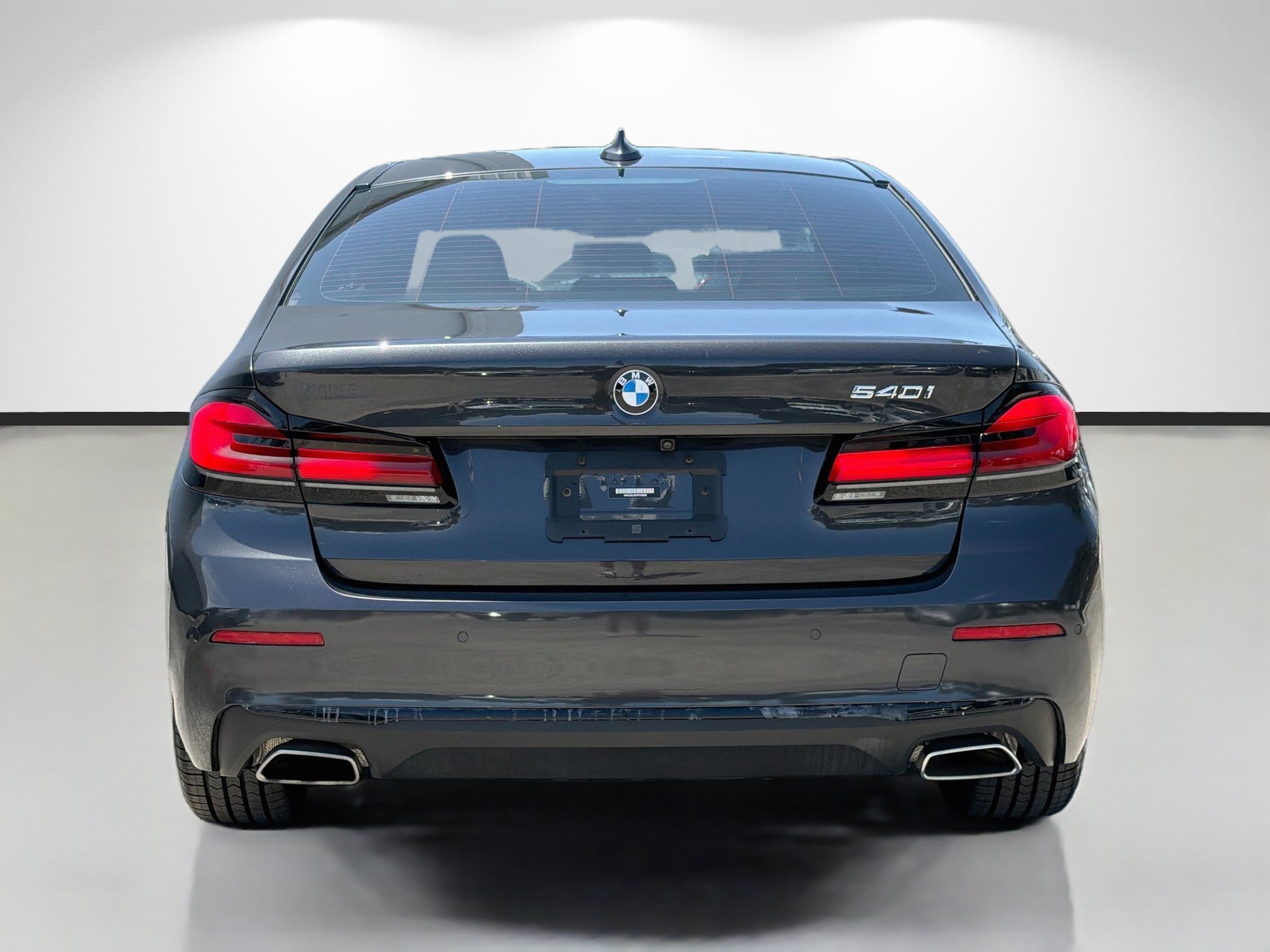 Used 2023 BMW 540i w/ Premium Package RWD image 4