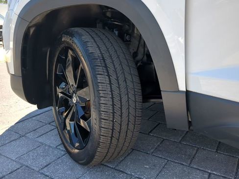 Certified 2023 Volkswagen Taos SE w/ Black Wheel Package image 32