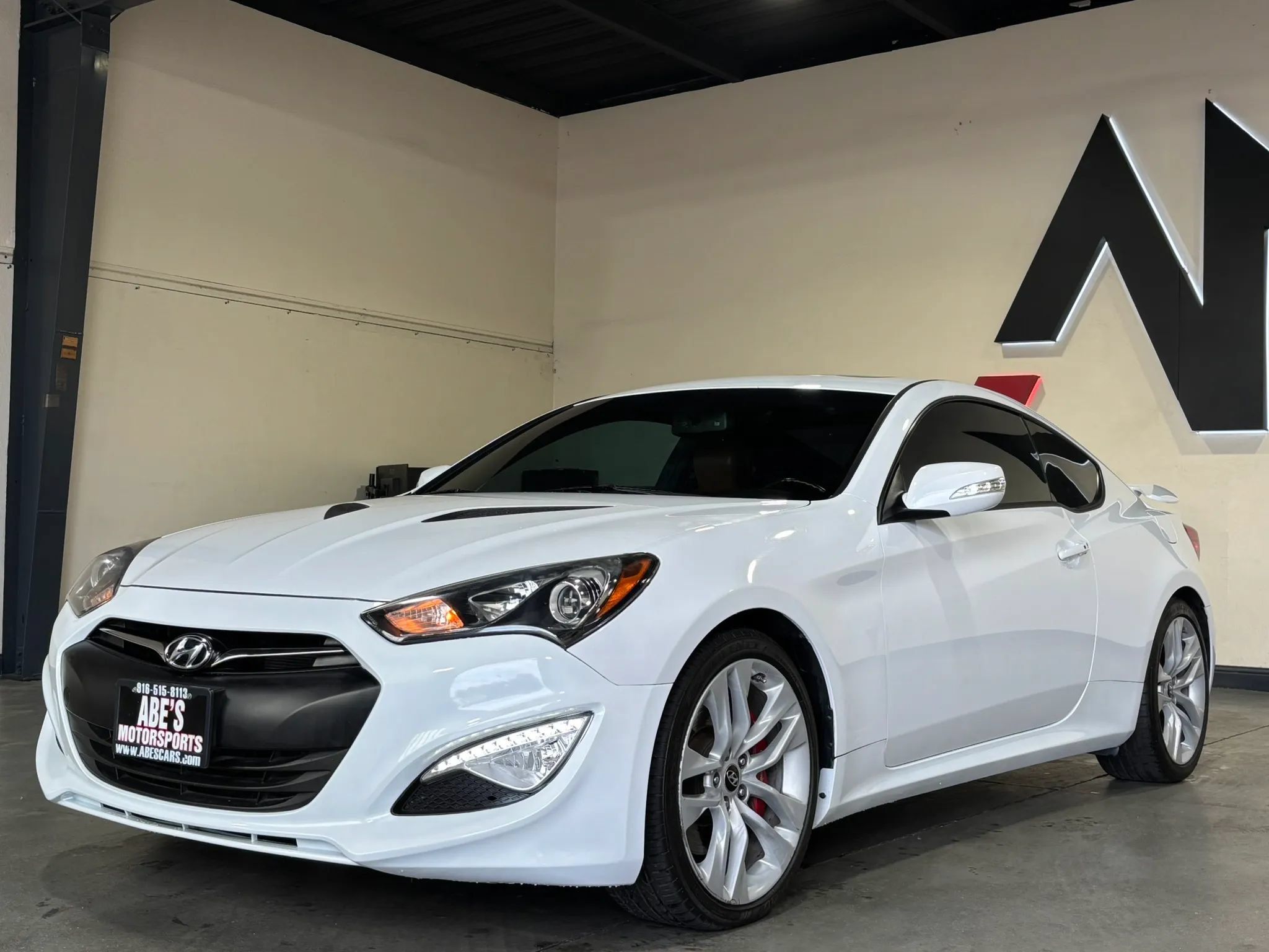Used 2016 Hyundai Genesis Coupe 3.8 RWD image 1