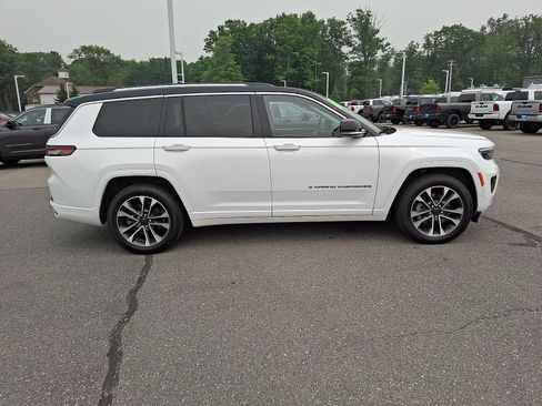 Used 2021 Jeep Grand Cherokee L Overland w/ Luxury Tech Group IV AWD/4WD image 7