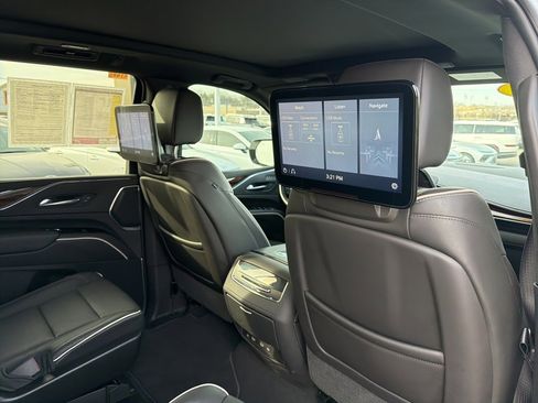 Used 2021 Cadillac Escalade Premium Luxury w/ LPO, Radiant Package image 7