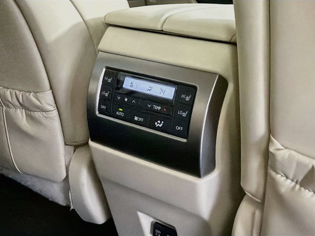 Used 2023 Lexus GX 460 Premium w/ Premium Package AWD/4WD image 35