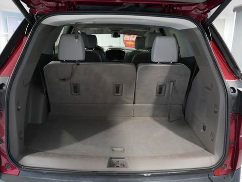 Used 2021 Chevrolet Traverse LT w/ LT Premium Package image 10
