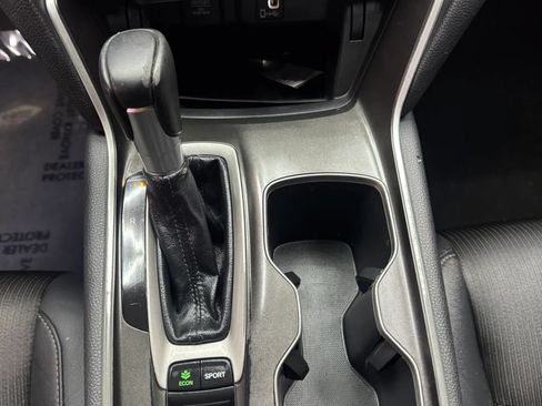 Used 2018 Honda Accord Sport image 18