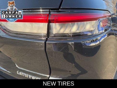 Used 2023 Jeep Grand Cherokee Limited image 32